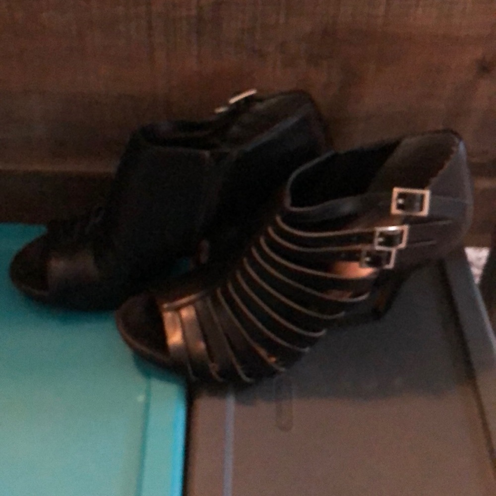 Dress shoes, well worn.